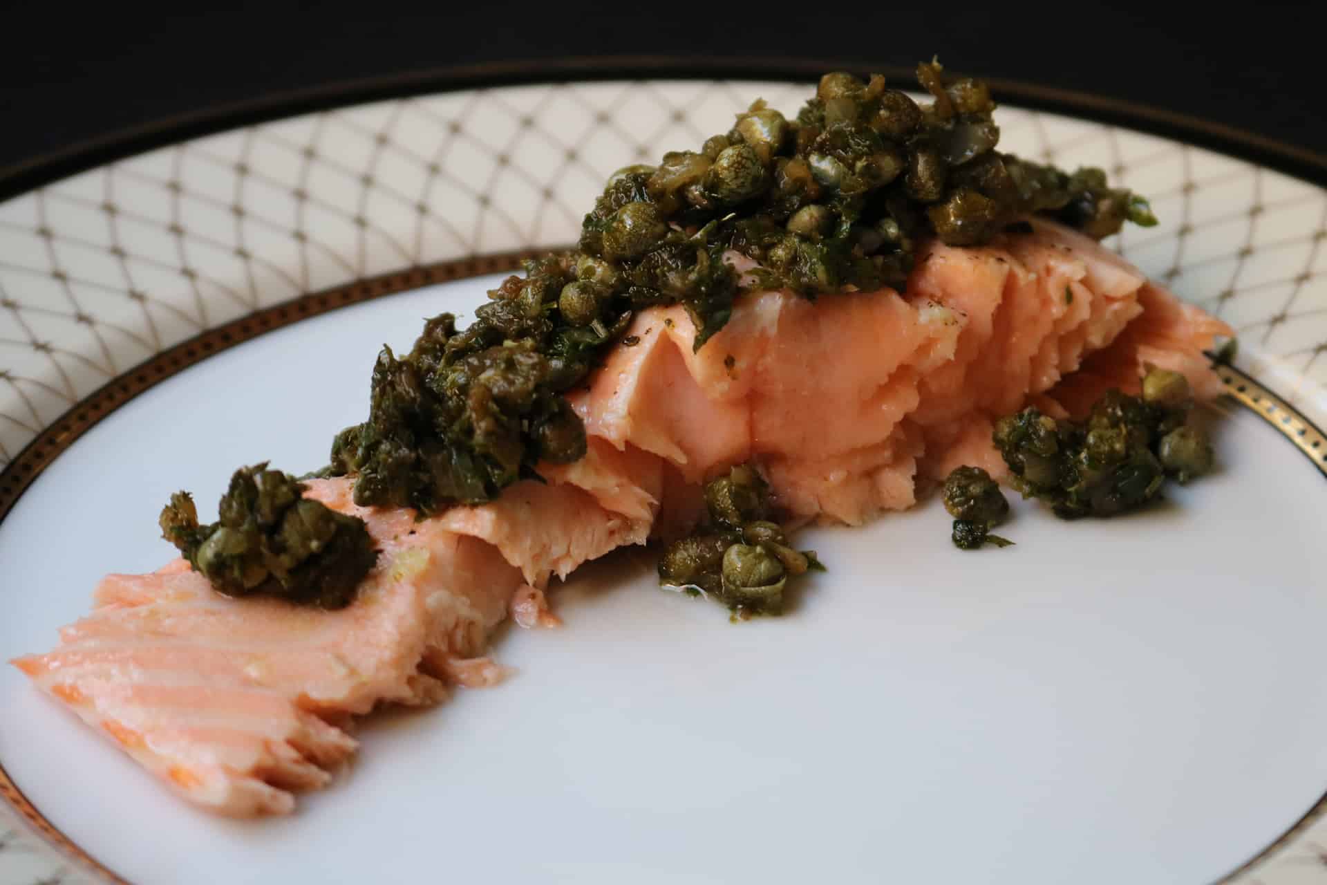Salmón Con Alcaparras